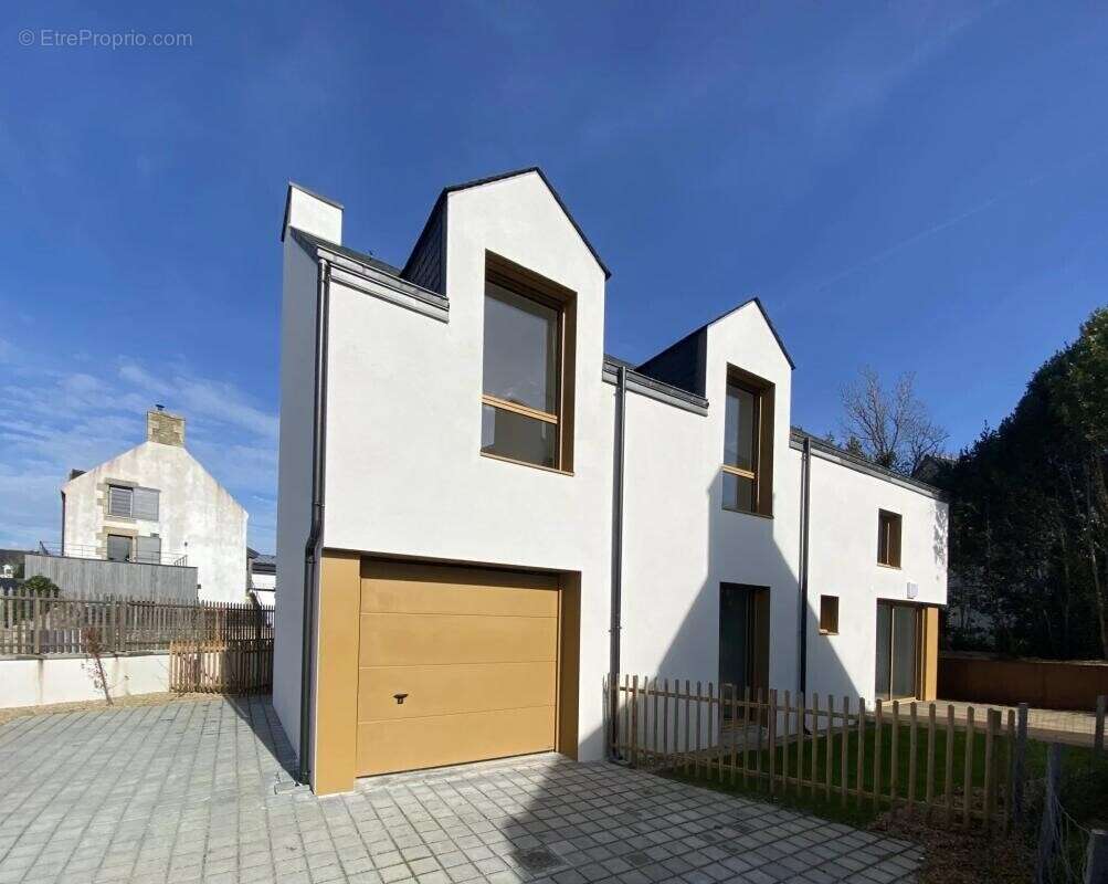 Maison à LARMOR-BADEN