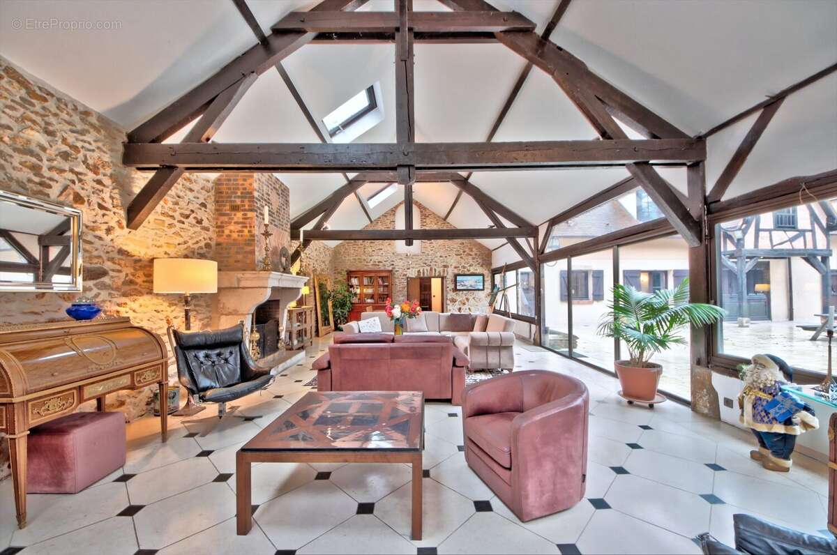 Maison à POIGNY-LA-FORET