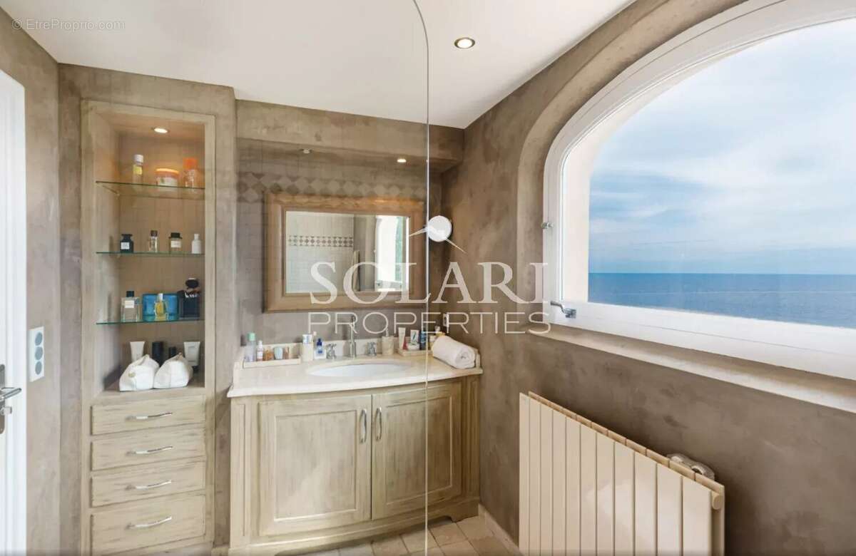 Maison à THEOULE-SUR-MER