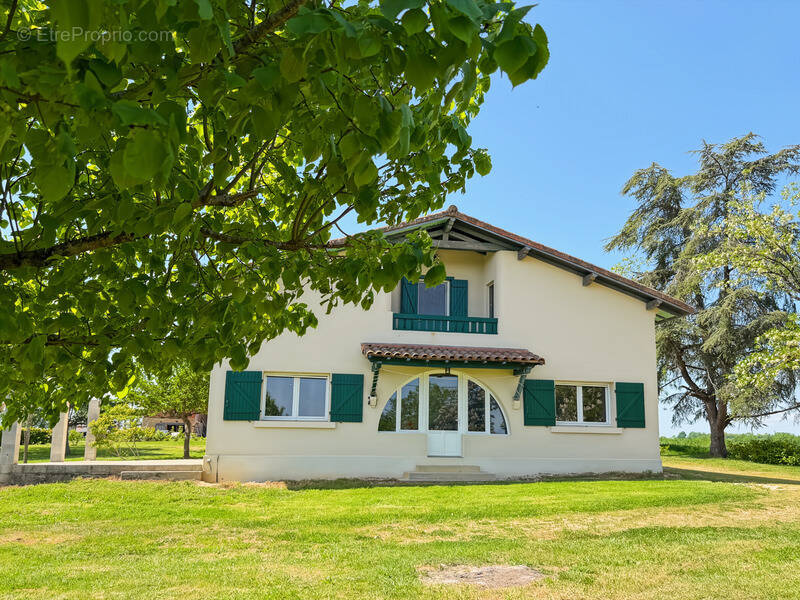 Maison à LUPIAC