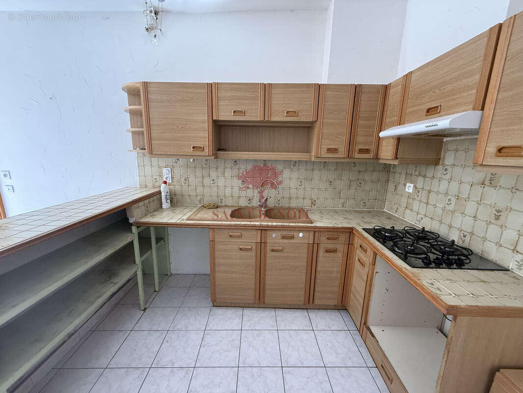 A vendre maison de village avec garage saint-saturnin de lucian - photo 4
