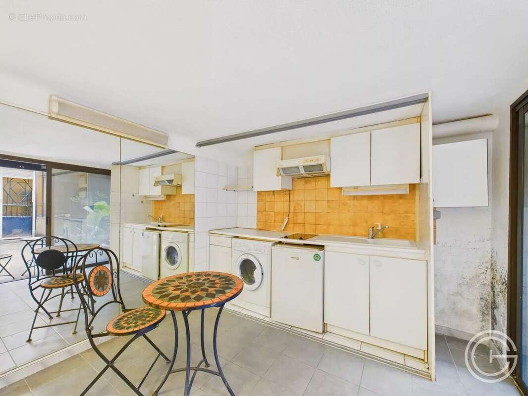 Appartement STUDIO - Rue de Russie - NICE Centre - photo 2