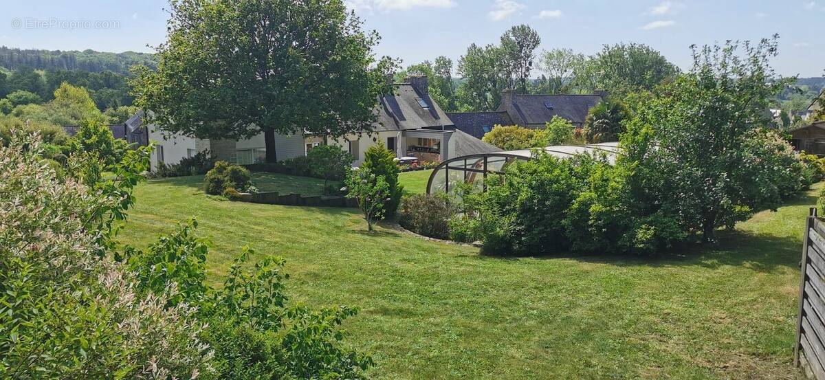 Maison à SAINT-CARREUC