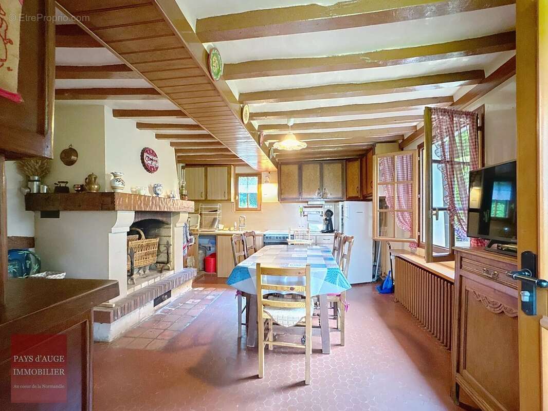 Maison à SAINT-PIERRE-SUR-DIVES