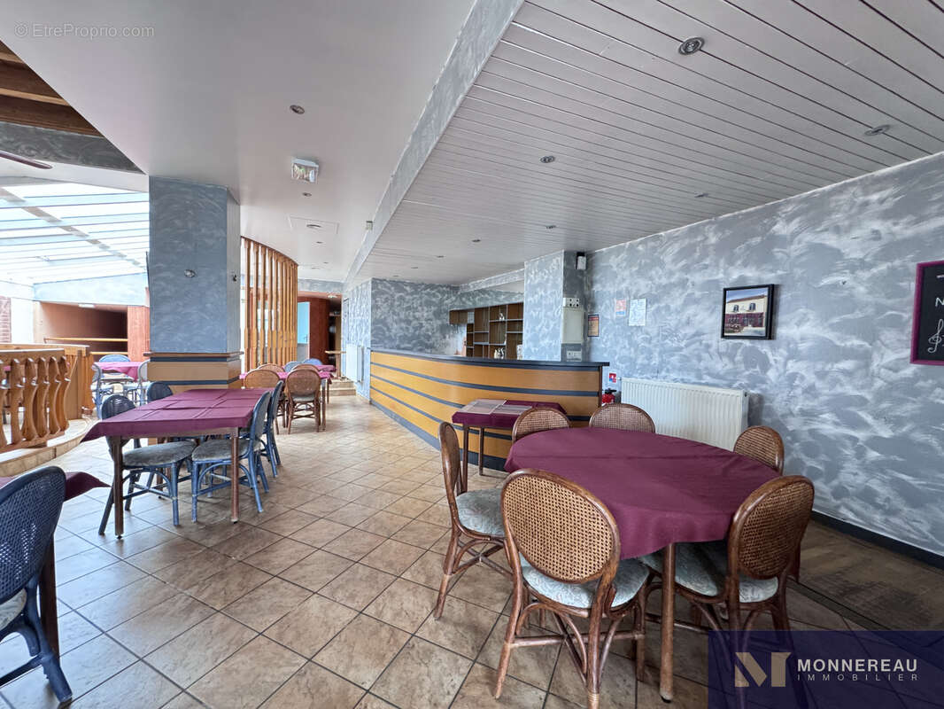  barbezieux-saint-hilaire (16)   restaurant, pub & licence iv   murs et fonds - photo 4