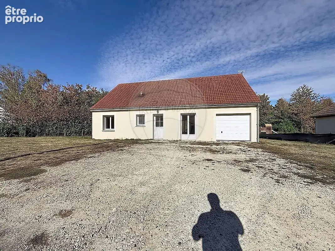 Photo Maison à Villebougis au prix de 205 000€