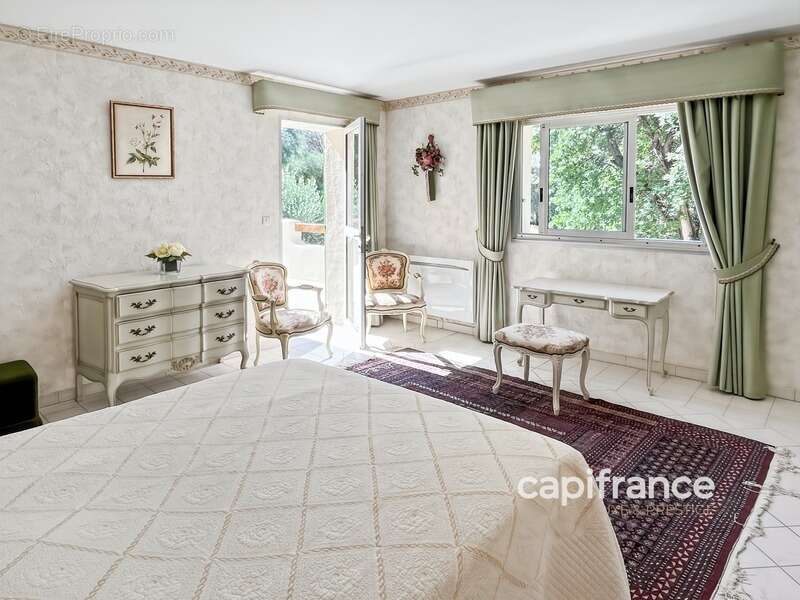 Maison à BAGNOLS-EN-FORET