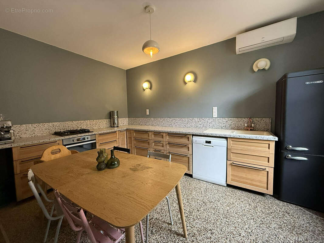 Maison à FONTVIEILLE