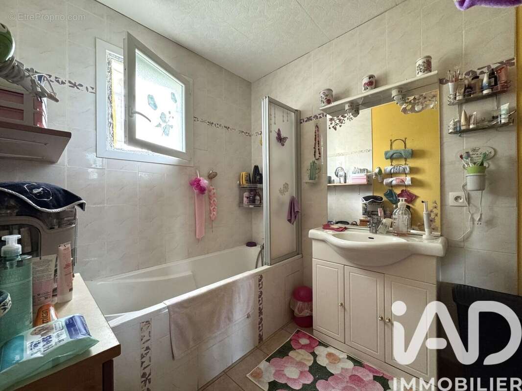 Maison 80 m² à Saint-Theodorit  - photo 8