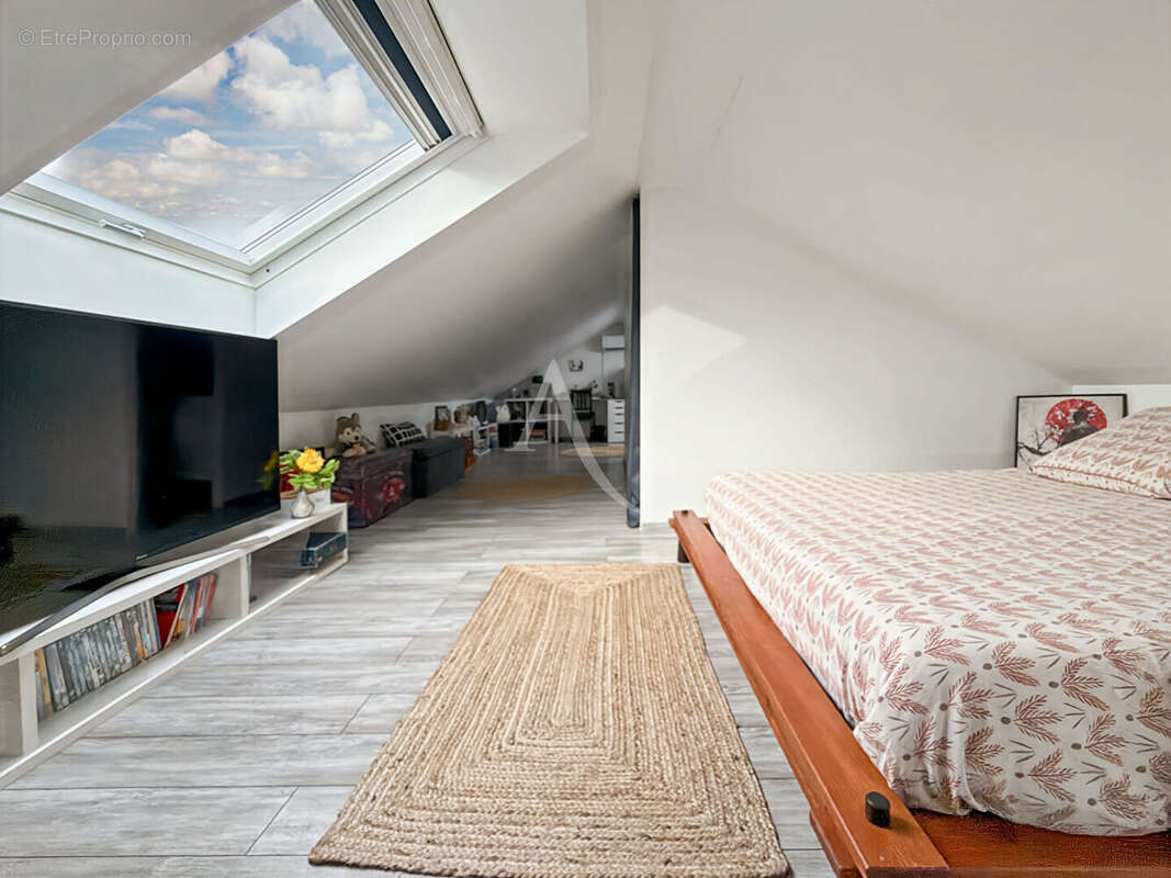 Maison à JOUY-LE-MOUTIER