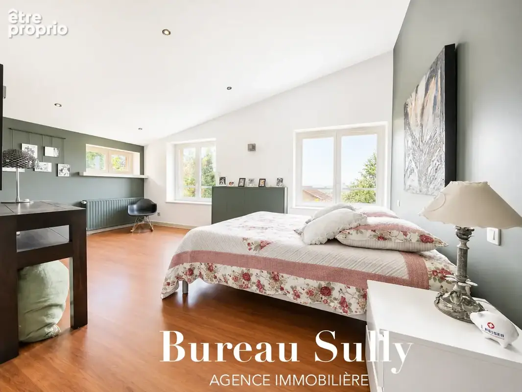 Exclusif : SAINT-DIDIER-AU-MONT D'OR - Centre : Superbe Maison Familiale de Charme (210m2 environ) baignée de - photo 15