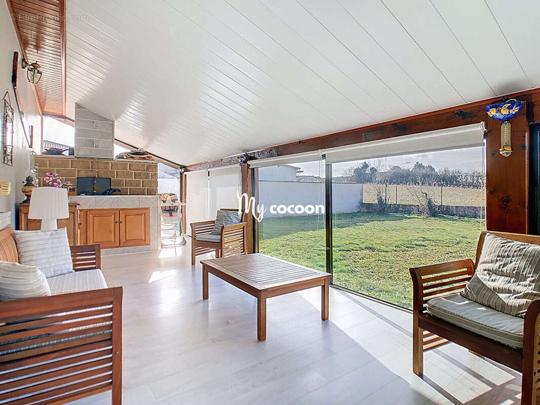 Maison - T5 - 141 m² - photo 9
