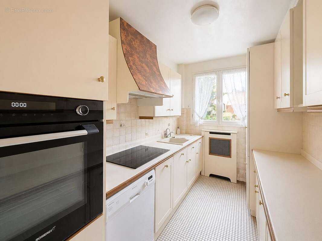 Appartement à CHARENTON-LE-PONT