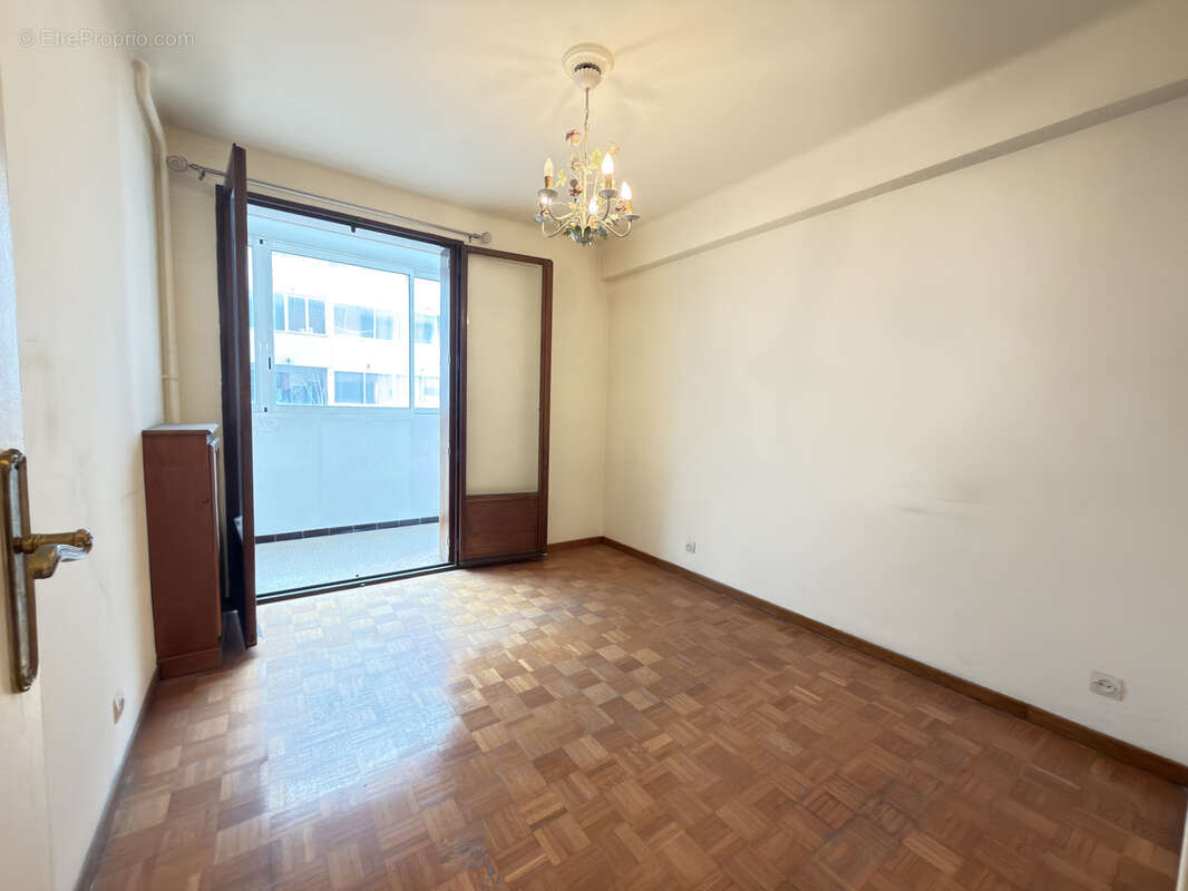 Appartement à MARSEILLE-7E