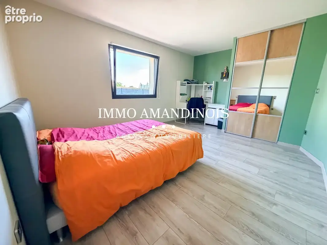 Rare plain pied de 246 m2 - 4 ch. - bureau - double garage sur 3000 m2 - photo 15