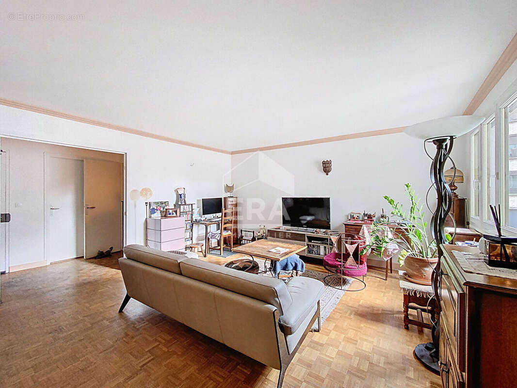 Appartement à PARIS-19E