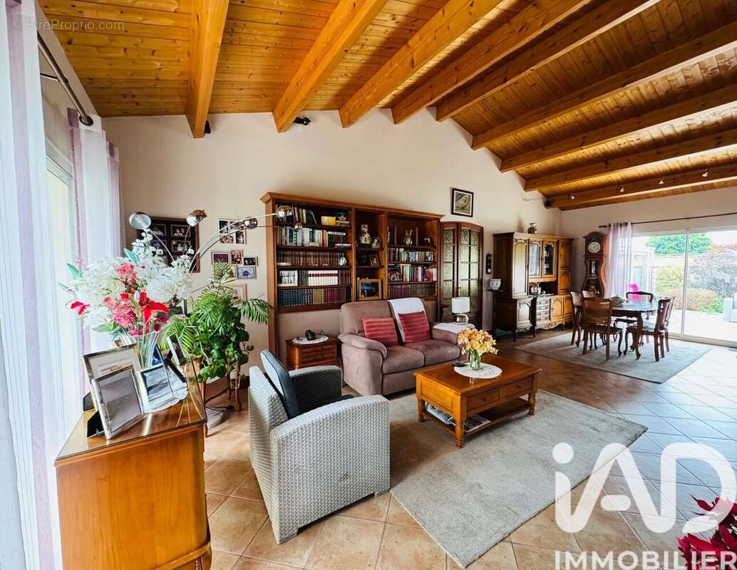 Maison 149 m² à Sainte-Soulle  - photo 6