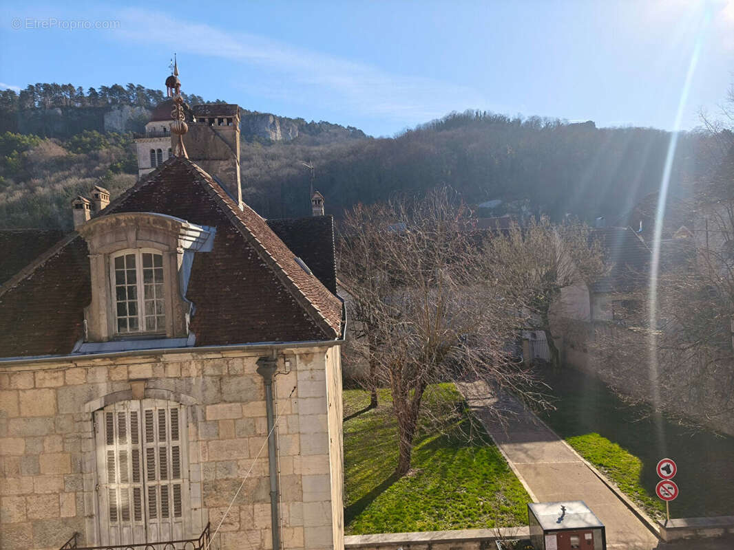 Appartement à POLIGNY