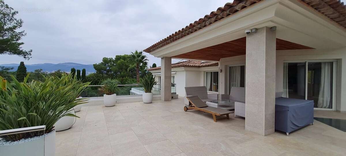 Maison à MOUGINS