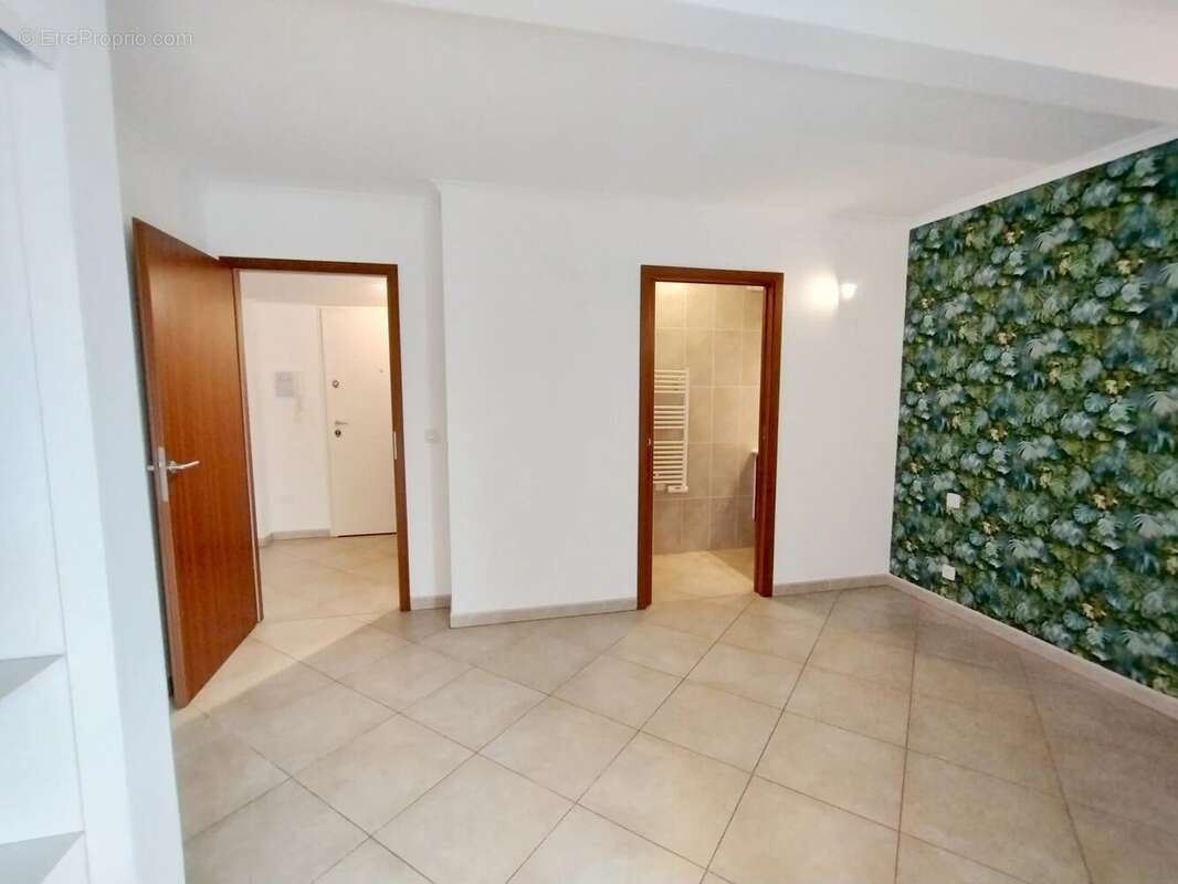 Beau f3 vue mer- centre st-aygulf + gge - photo 9