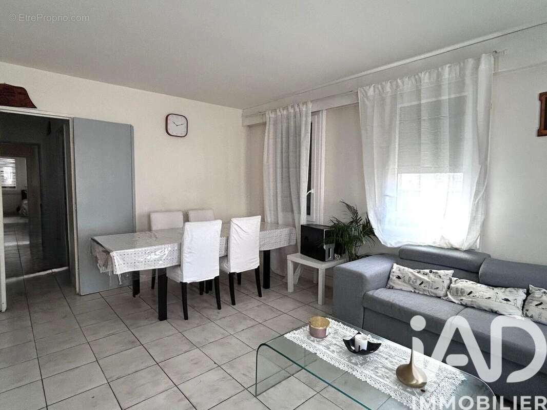 Photo 2 - Appartement à SARCELLES