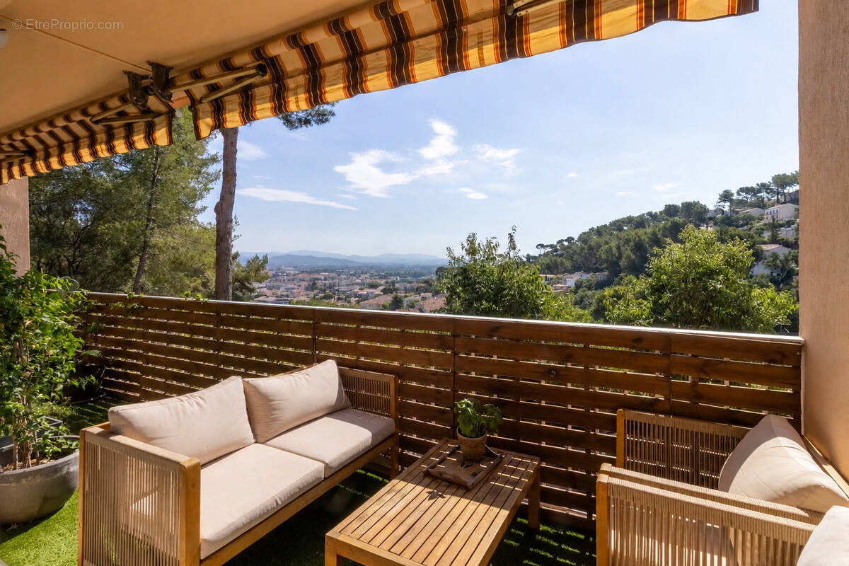Appartement à HYERES