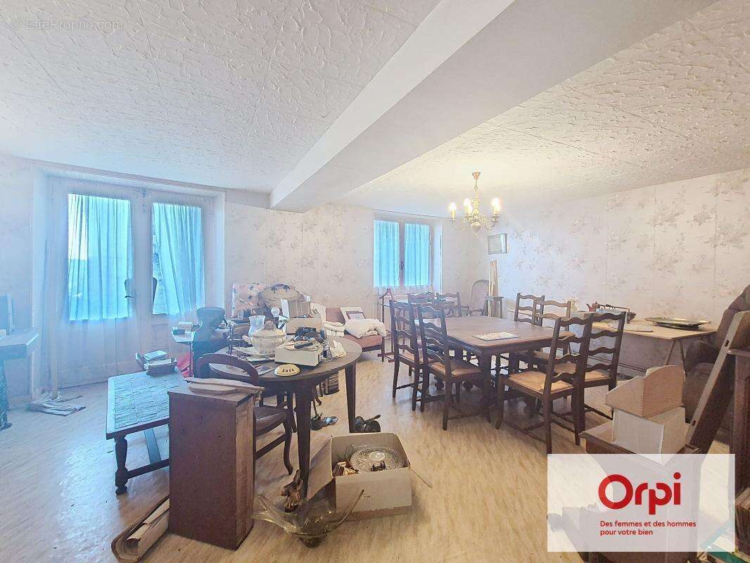 Maison à SAINT-RABIER