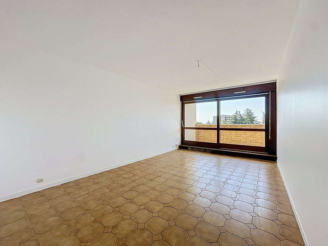 Appartement Rillieux La Pape 6 pièce(s) 132.56m2 - photo 2