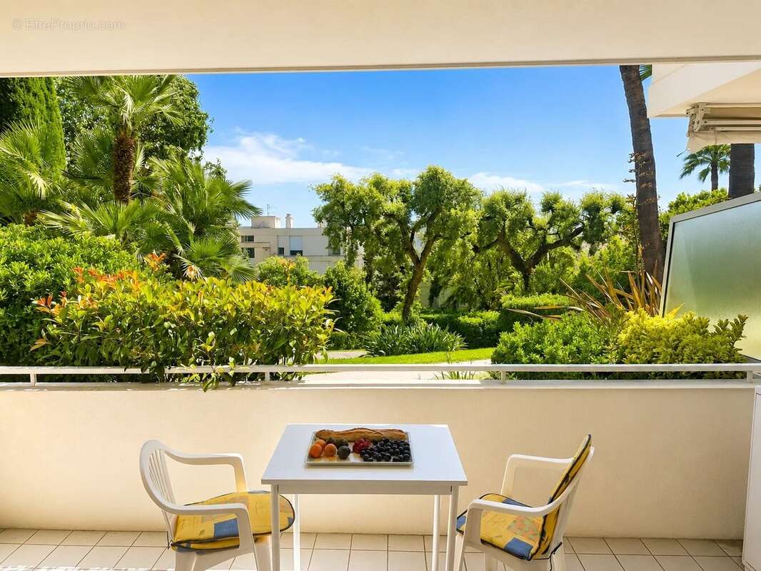 Cannes – basse californie  studio rdj avec terrasse – résidence de grand standing - photo 2