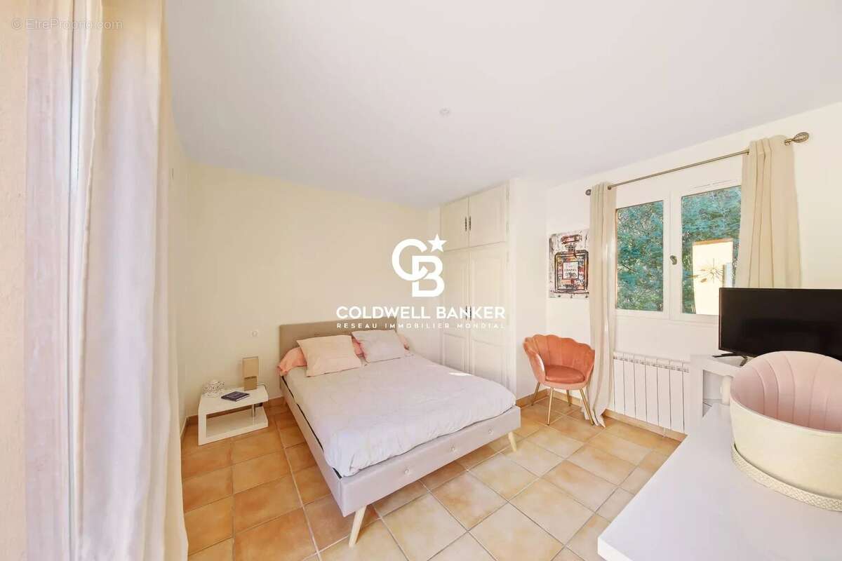 Maison à BORMES-LES-MIMOSAS