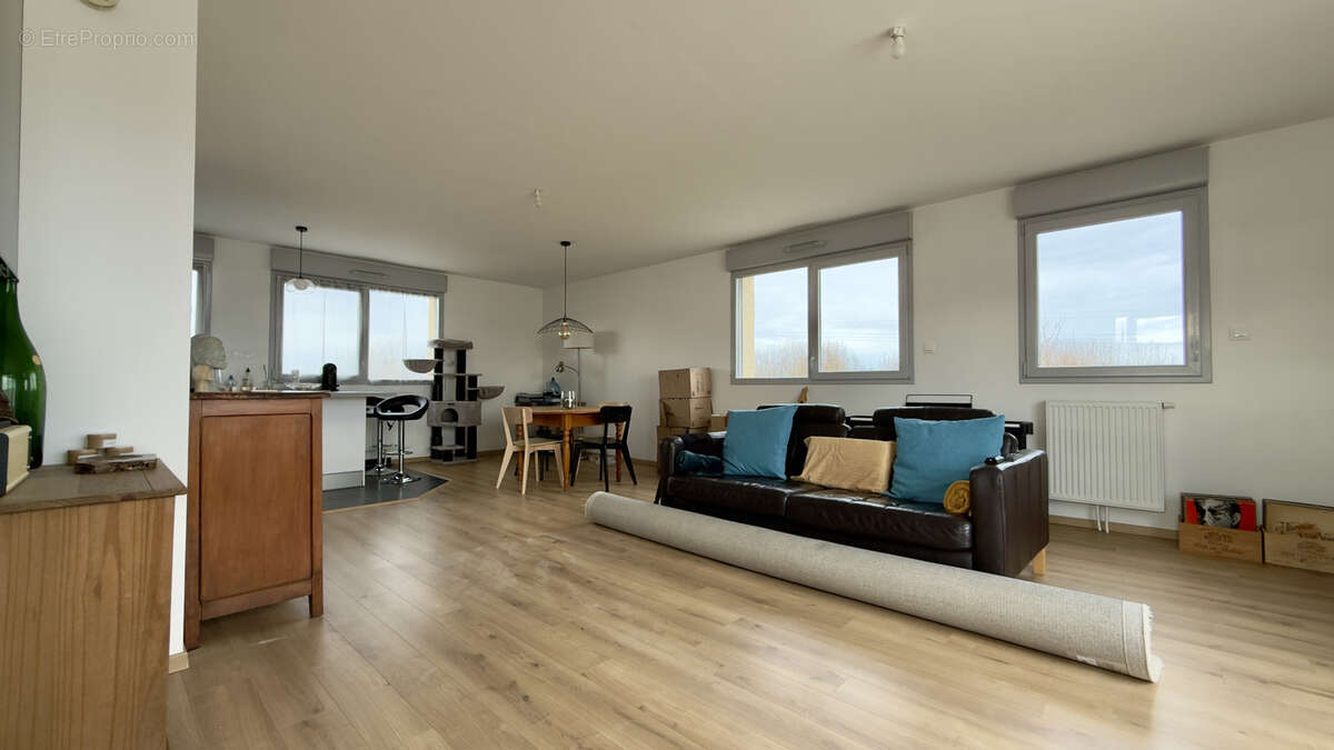 Appartement type 5 en duplex - terrasse et stationnements - photo 2