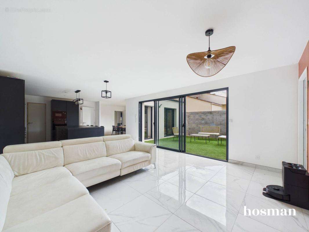 Belle maison de plain-pied avec 4 chambres avec jardin et piscine - En impasse, aux Sorinières - photo 5