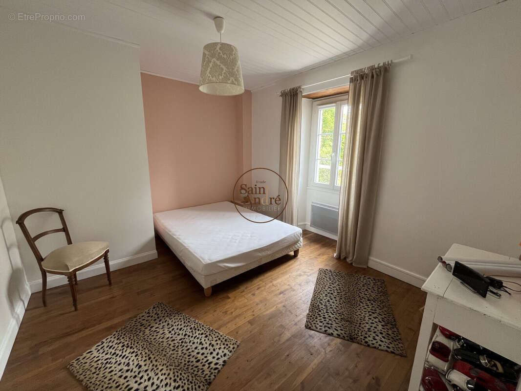 Maison 130 m² à Vouzan  - photo 8