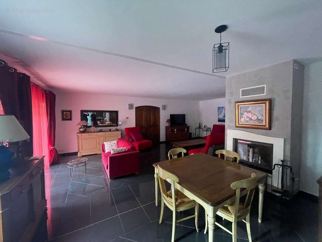 Maison à SIX-FOURS-LES-PLAGES