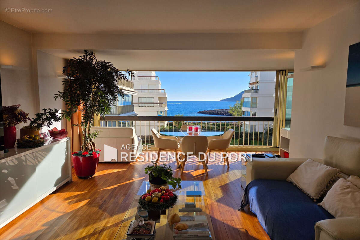 Appartement à MANDELIEU-LA-NAPOULE