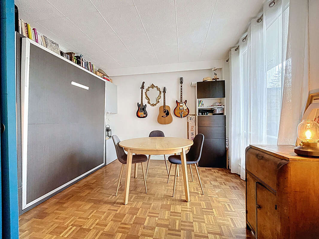 Appartement à NEAUPHLE-LE-CHATEAU