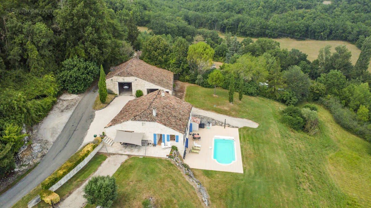 Maison à CASTELNAU-MONTRATIER