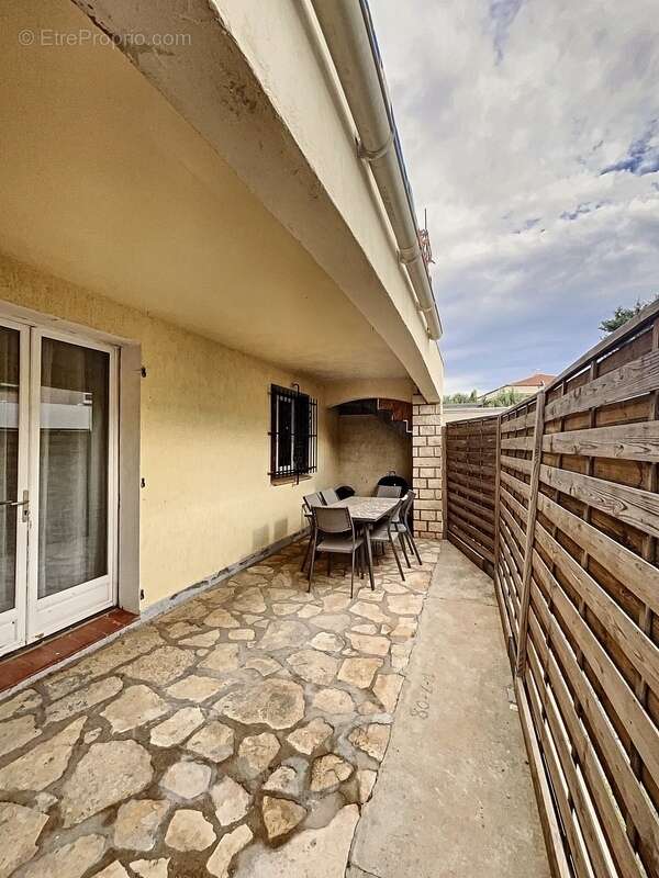 *** appartement t2 meuble * terrasse * parking *** - photo 5