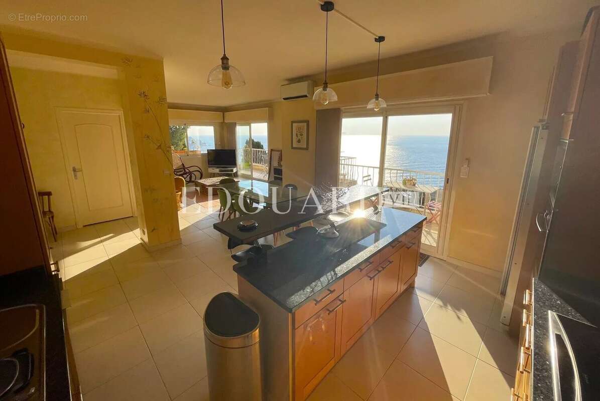Appartement à EZE