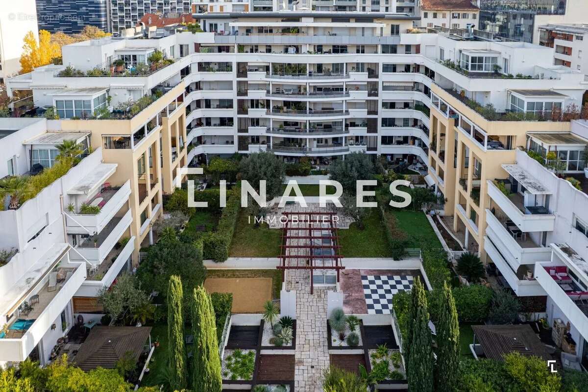 Appartement à MARSEILLE-8E