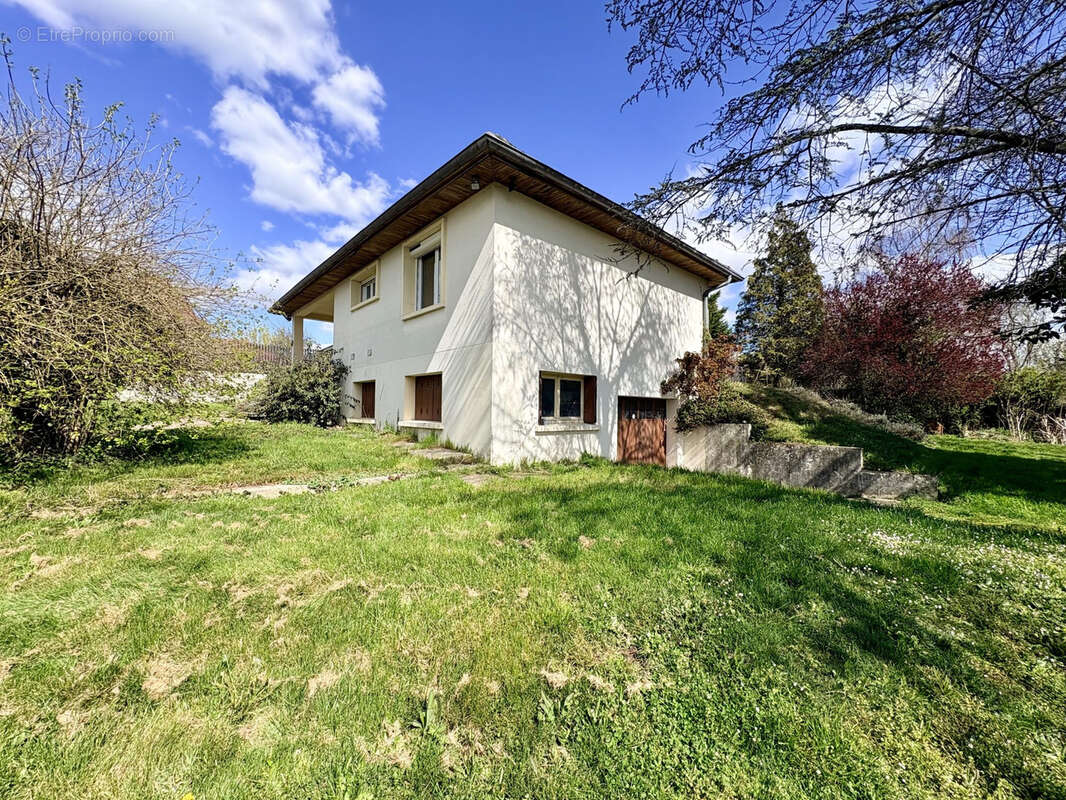 Maison à LA BATIE-DIVISIN