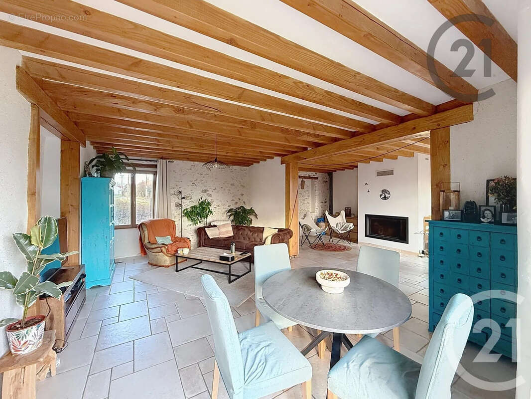 Maison à COURTACON