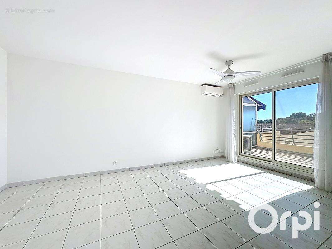 Appartement à VILLENEUVE-LOUBET