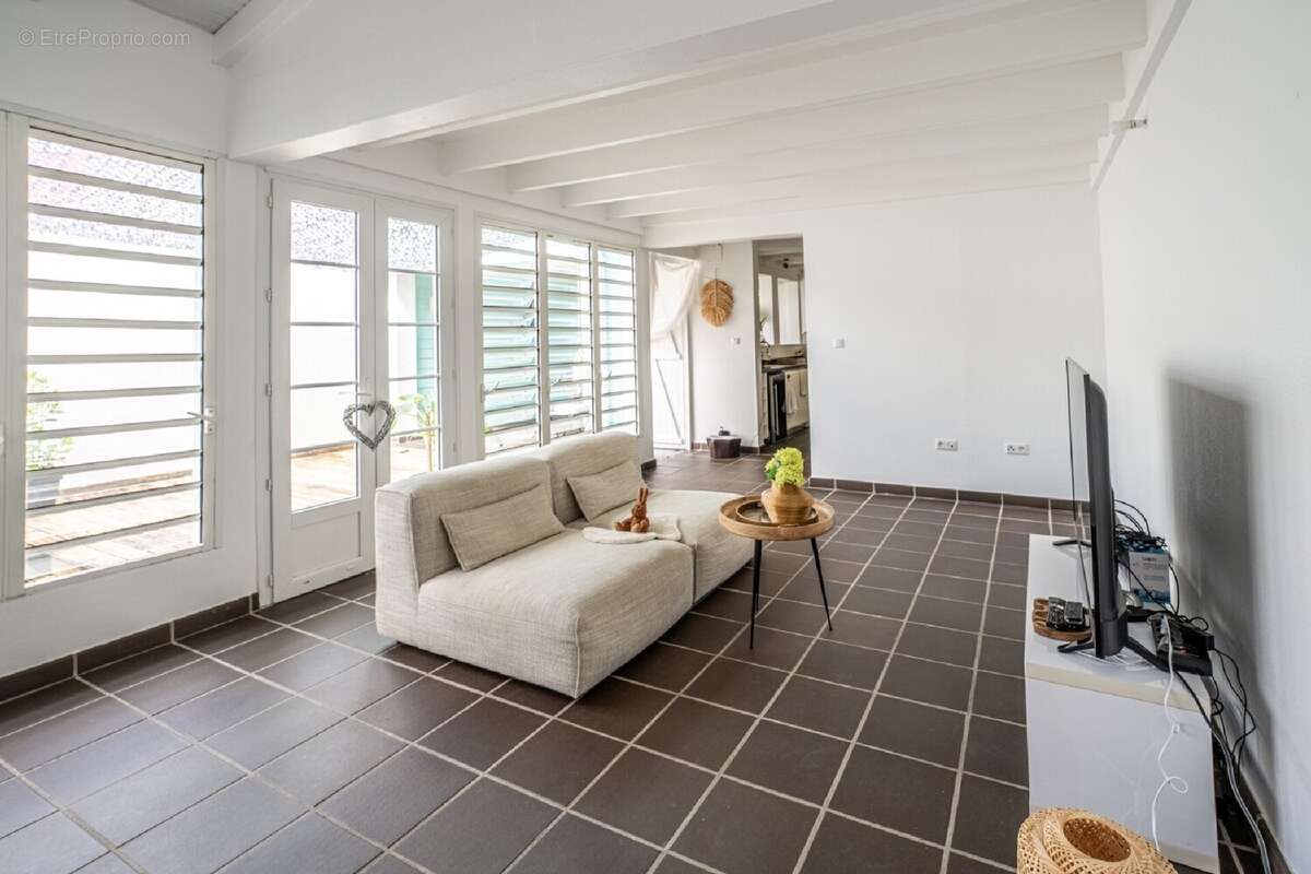 Maison à LES TROIS-ILETS