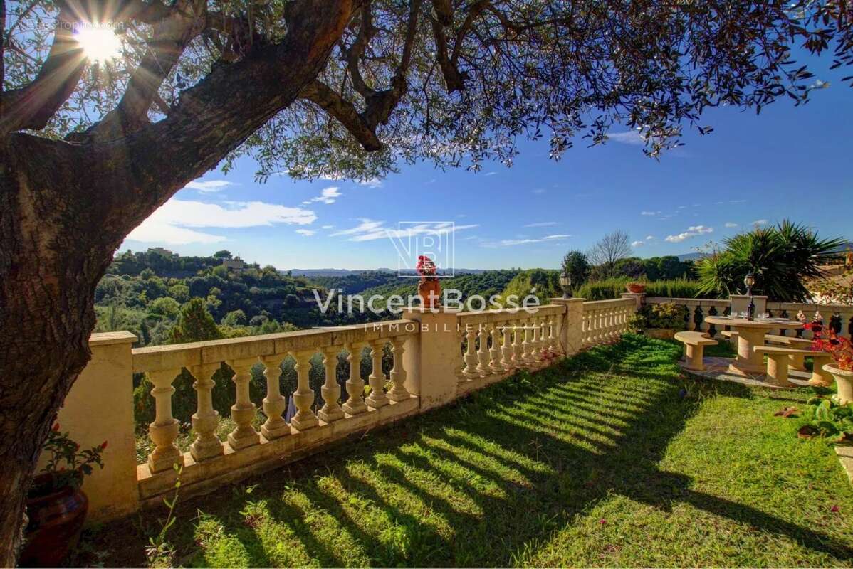 Maison à SAINT-LAURENT-DU-VAR