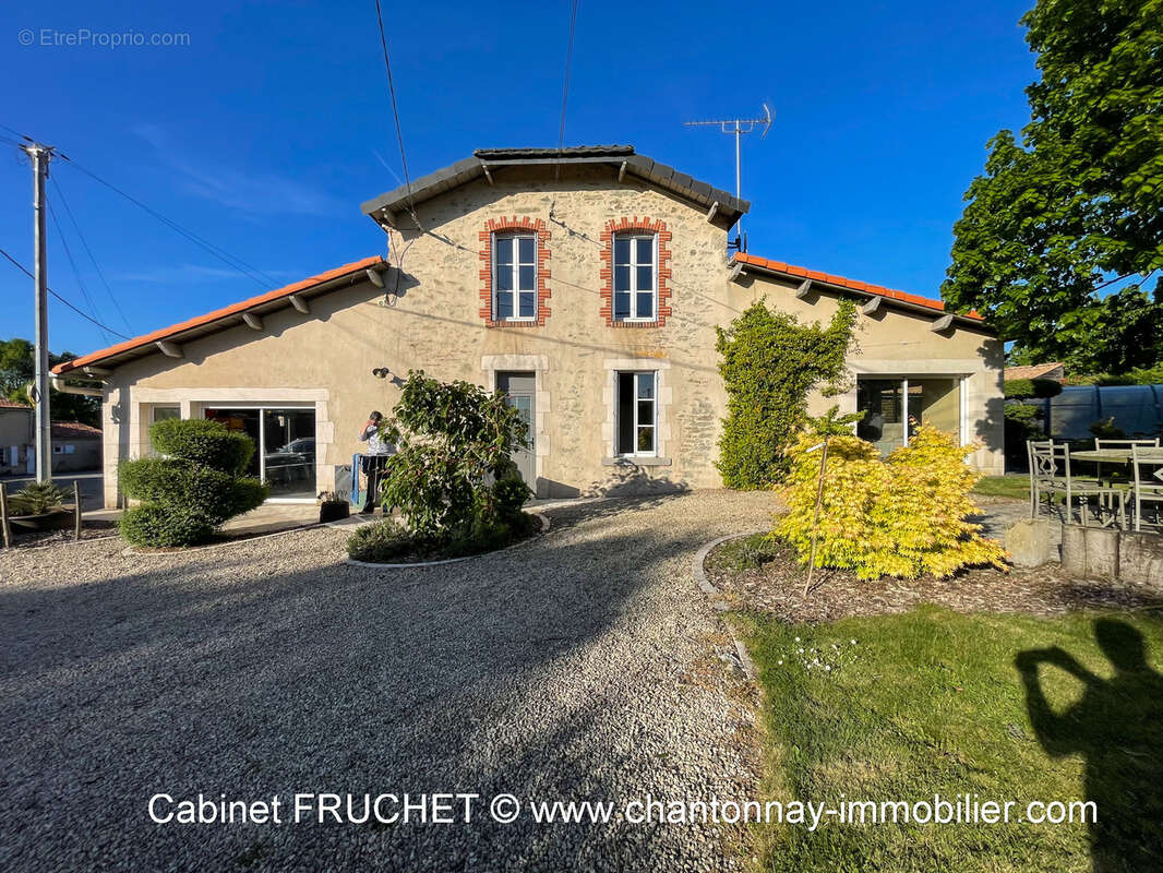 Maison à LES HERBIERS