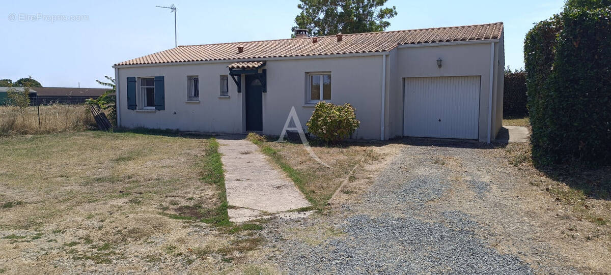 Maison à PORT-DES-BARQUES