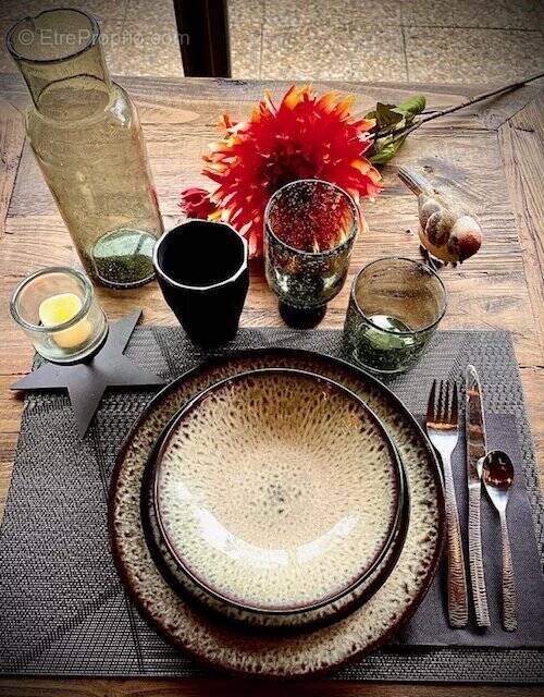 Commerce à SAINT-LEGER-LES-MELEZES