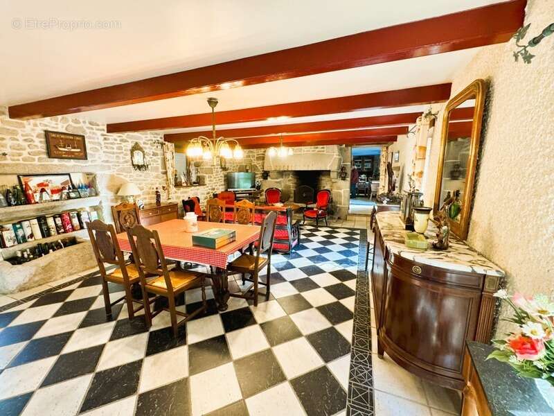 Maison à PLOUNEOUR-TREZ