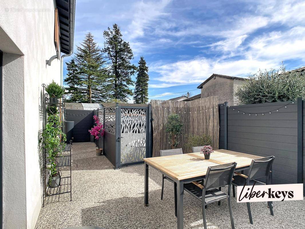 Maison à CAILLOUX-SUR-FONTAINES